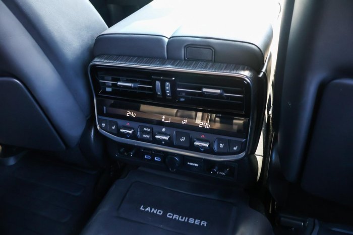 2024 Toyota Landcruiser Sahara ZX