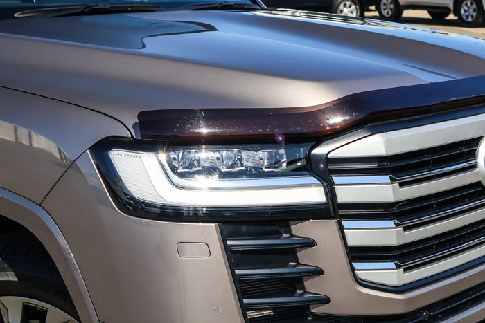 2024 Toyota Landcruiser Sahara ZX