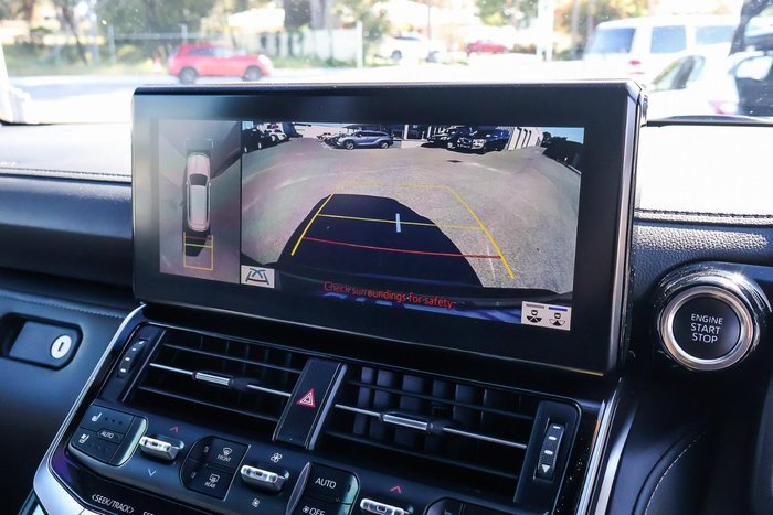 2024 Toyota Landcruiser Sahara ZX