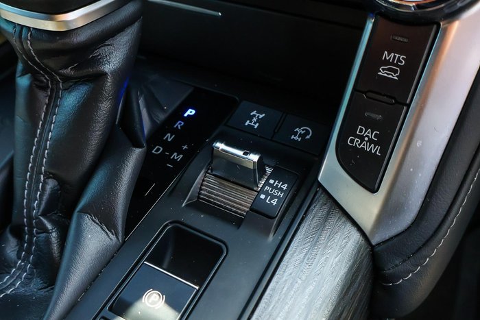 2024 Toyota Landcruiser Sahara ZX