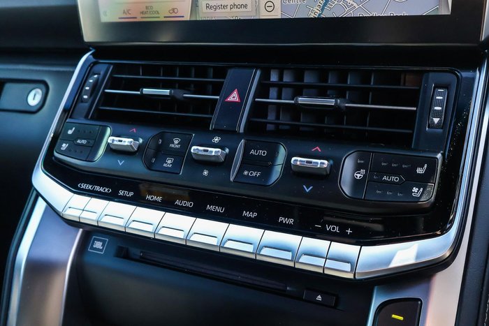 2024 Toyota Landcruiser Sahara ZX