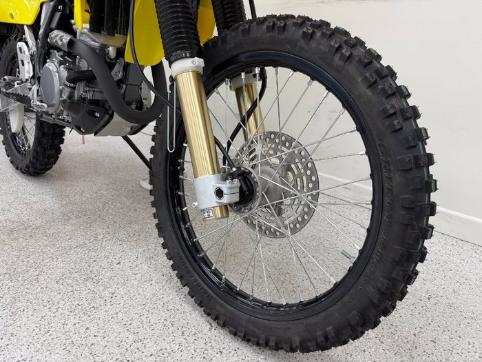 2025 Suzuki 2025 Suzuki 400CC DR-Z400EM2 Enduro Yellow