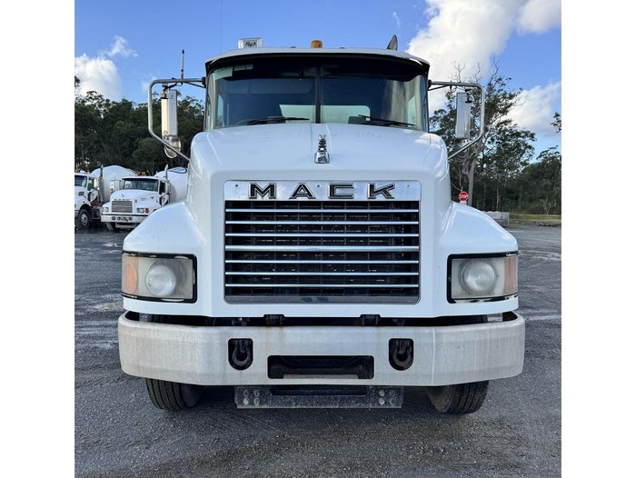 2007 MACK Concrete Agi Truck METROLINER