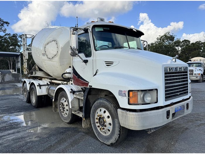 2007 MACK Concrete Agi Truck