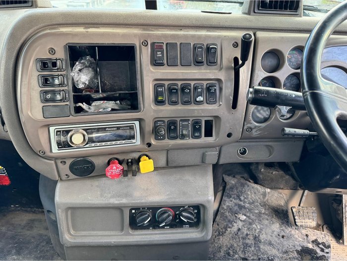 2007 MACK Concrete Agi Truck METROLINER