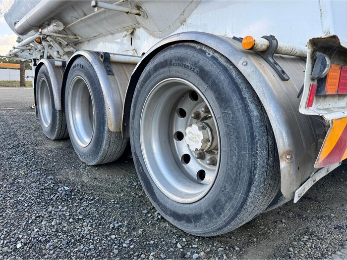 2000 KOCKUMS INDUSTRIES (AUST) P/L Concrete Tanker Trailer