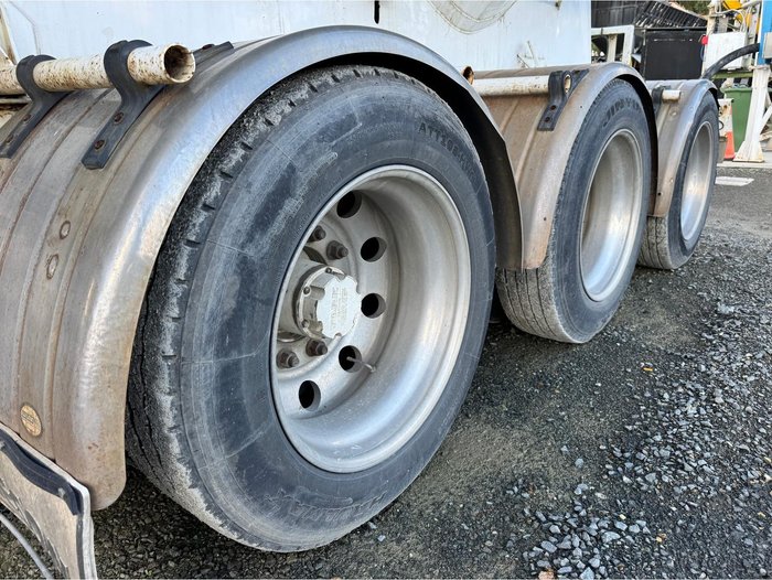 2000 KOCKUMS INDUSTRIES (AUST) P/L Concrete Tanker Trailer