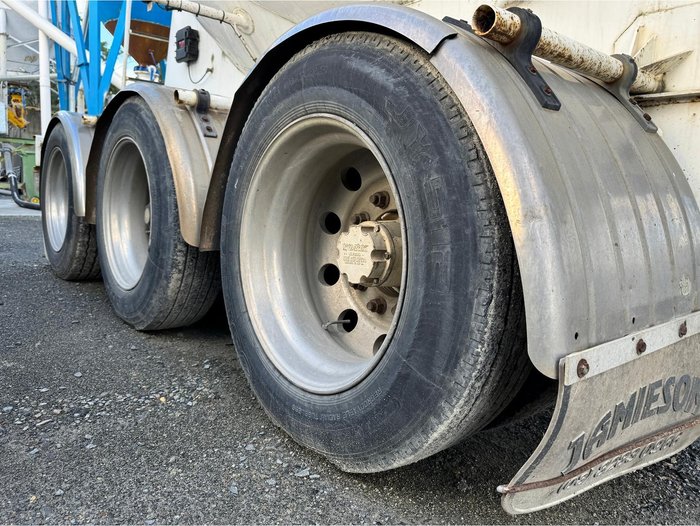 2000 KOCKUMS INDUSTRIES (AUST) P/L Concrete Tanker Trailer