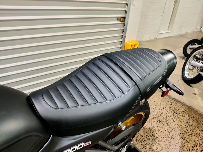 2025 KAWASAKI Z900RS SE ROAD BLACK