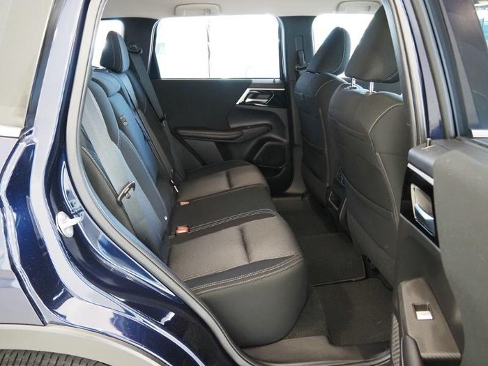 2022 Mitsubishi Outlander ES