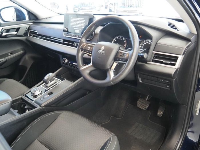 2022 Mitsubishi Outlander ES