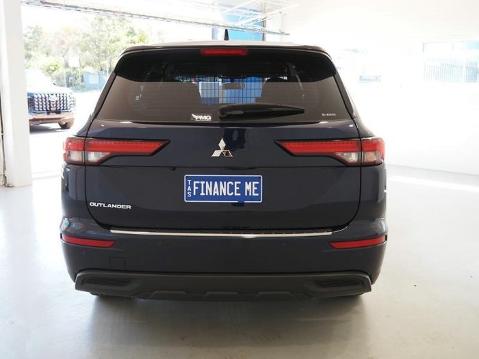 2022 Mitsubishi Outlander ES