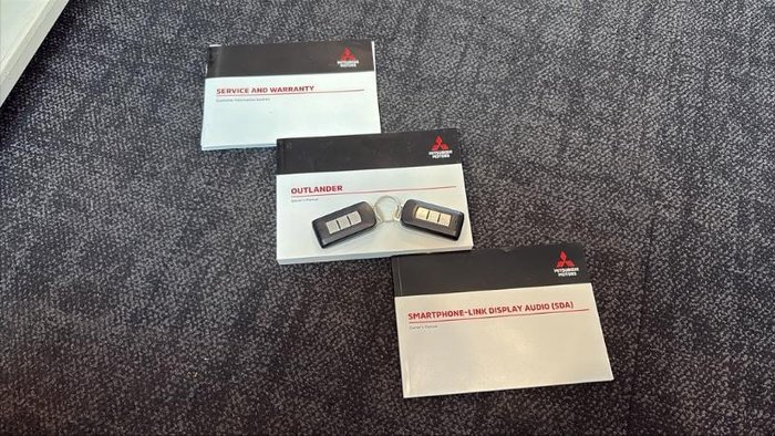 2022 Mitsubishi Outlander ES