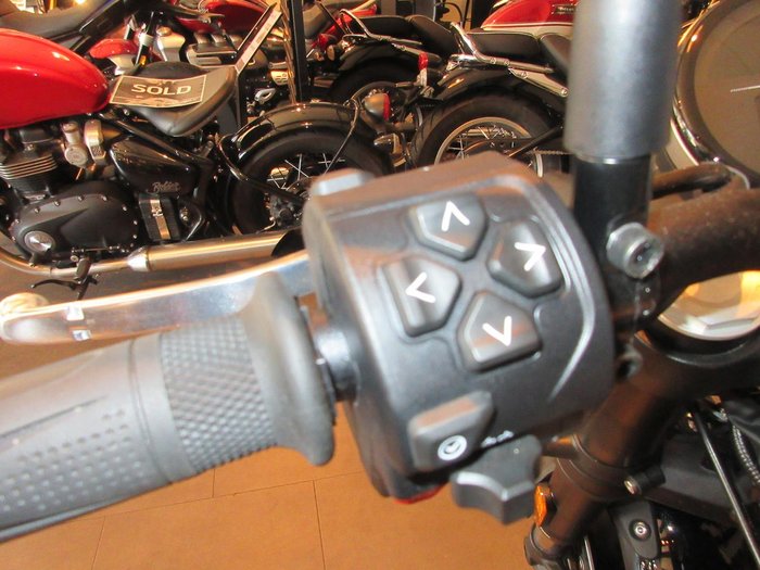 2025 Triumph Speed Twin 900 Speed Twin Black