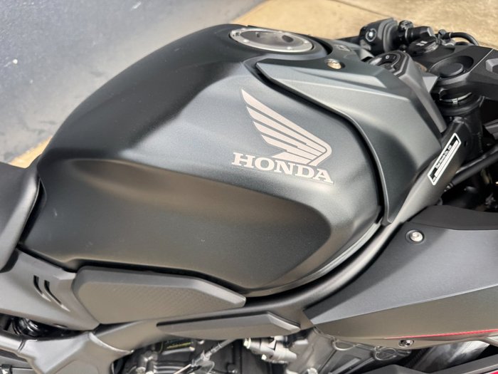 2025 Honda CBR650R BLACK