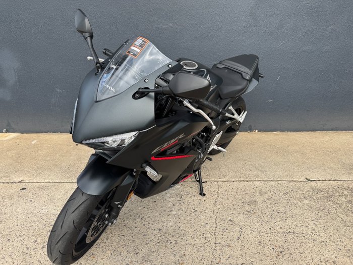 2025 Honda CBR650R BLACK