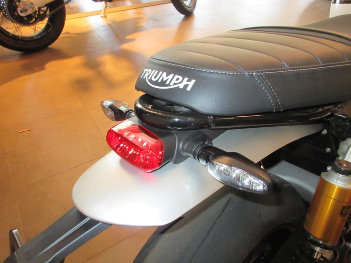 2025 Triumph Speed Twin 1200 RS Speed Twin Black