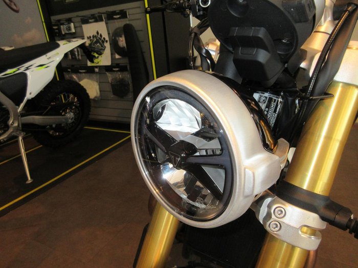 2025 Triumph Speed Twin 1200 RS Speed Twin Black