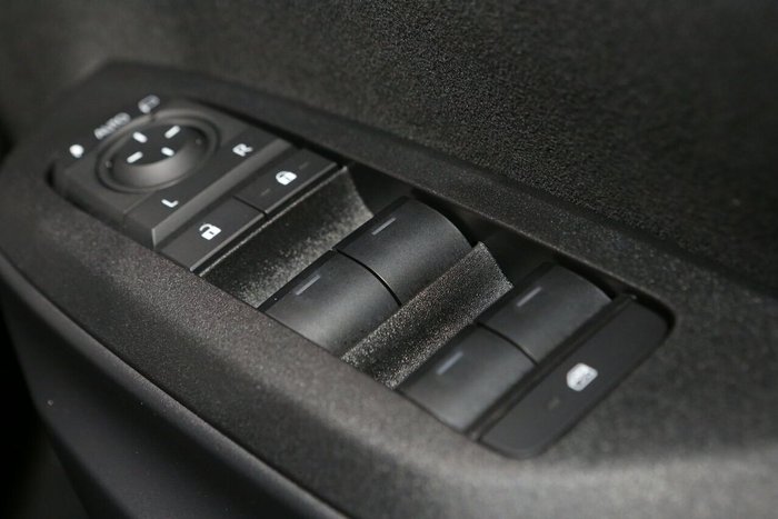 2025 Toyota Yaris SX Hybrid