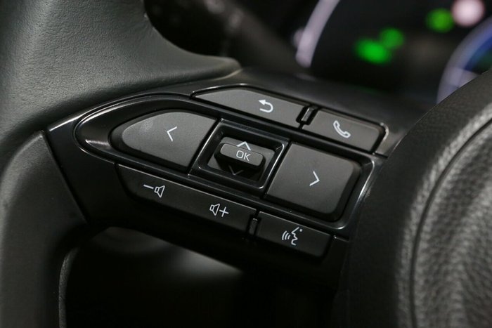 2025 Toyota Yaris SX Hybrid