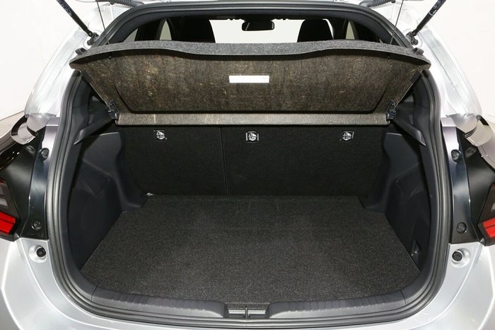 2025 Toyota Yaris SX Hybrid