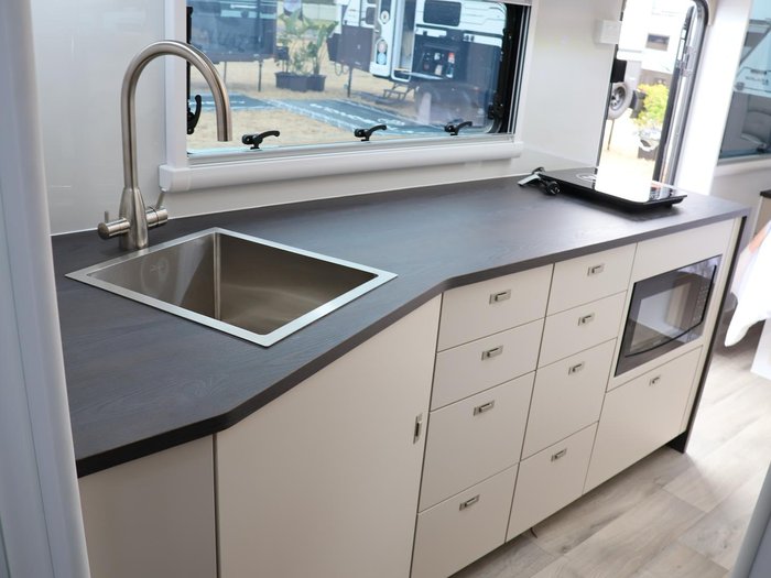 2026 Wonderland RV Amaroo 1906Q-M-C