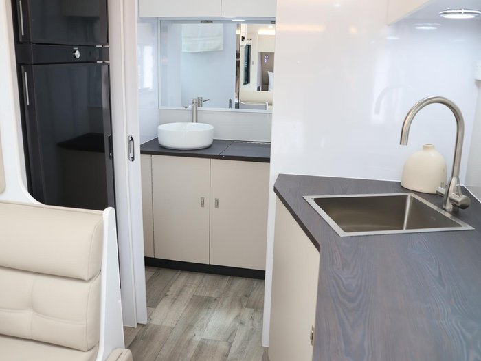 2026 Wonderland RV Amaroo 1906Q-M-C