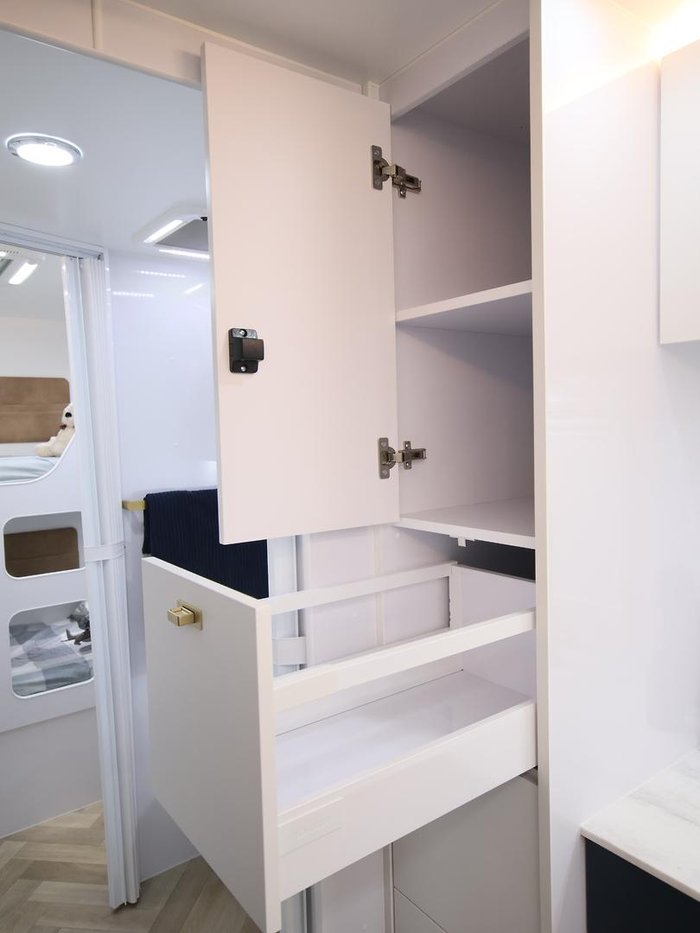 2026 Wonderland RV Amaroo 2106 Rear Bunk Layout