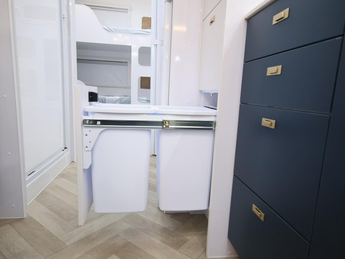 2026 Wonderland RV Amaroo 2106 Rear Bunk Layout