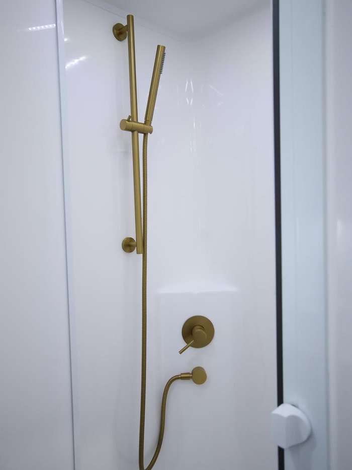 2026 Wonderland RV Amaroo 2106 Rear Bunk Layout