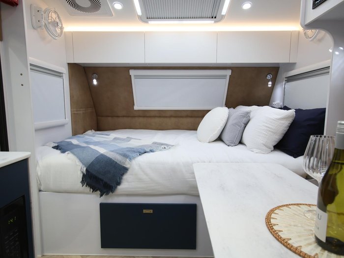 2026 Wonderland RV Amaroo 2106 Rear Bunk Layout