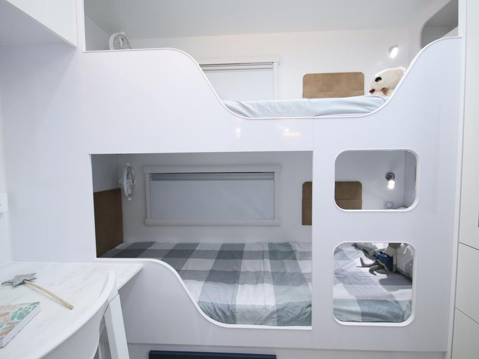 2026 Wonderland RV Amaroo 2106 Rear Bunk Layout