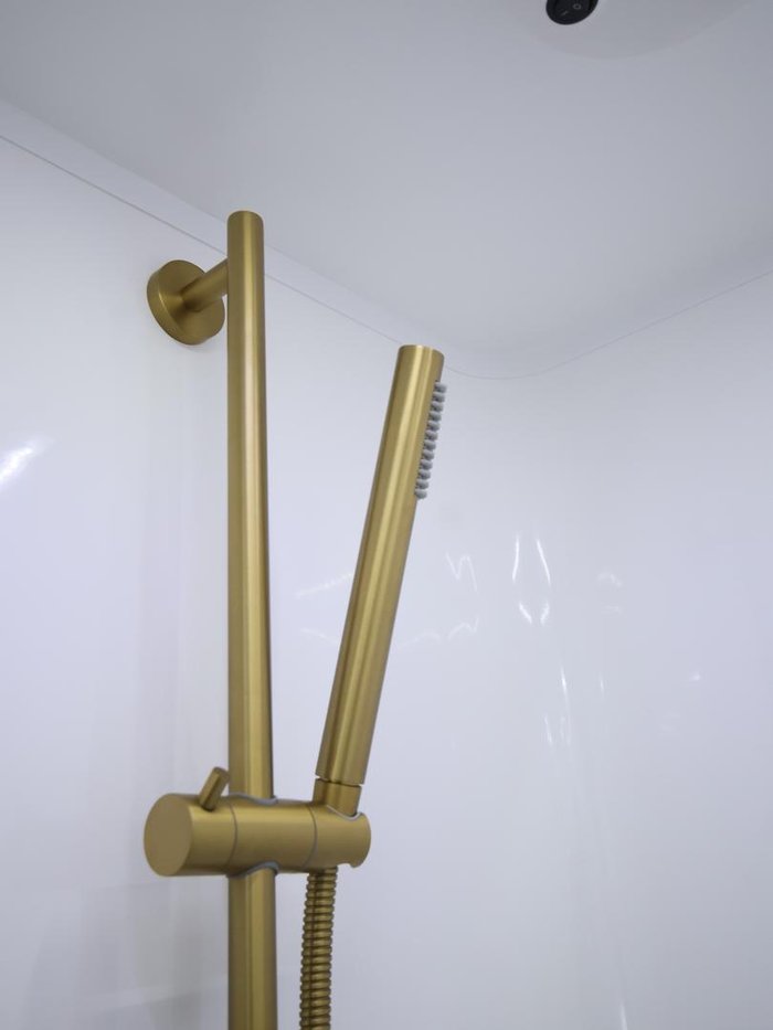 2026 Wonderland RV Amaroo 2106 Rear Bunk Layout