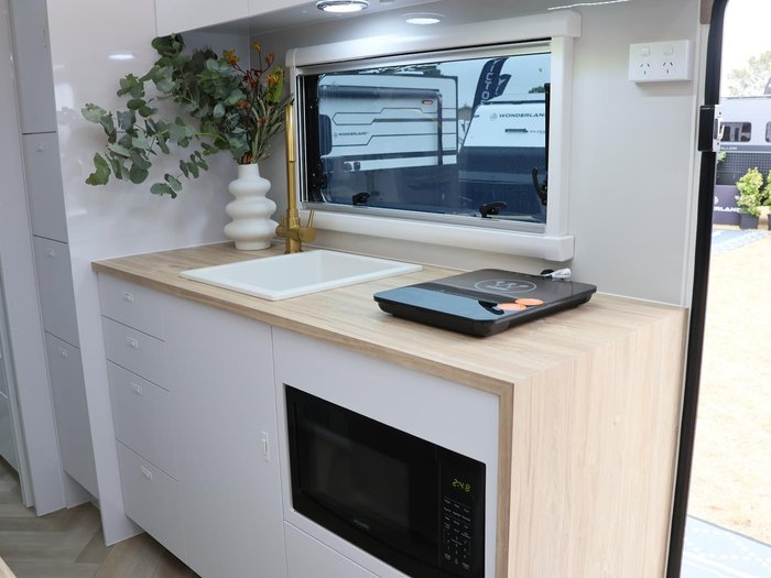 2026 Wonderland RV Amaroo Quad Bunk