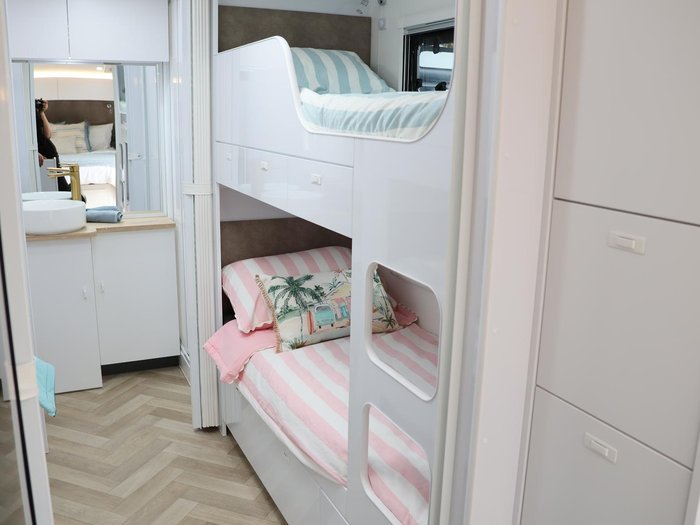 2026 Wonderland RV Amaroo Quad Bunk