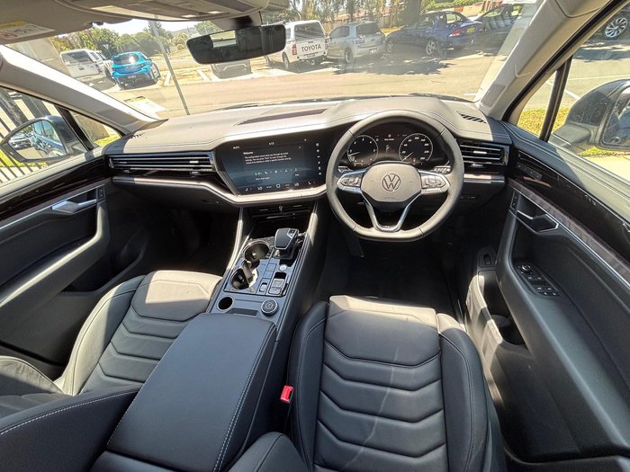 2025 Volkswagen Touareg 170TDI