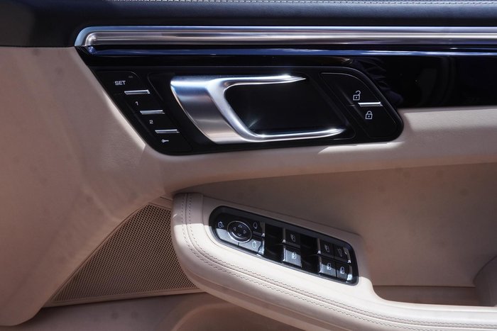 2024 Porsche Macan T