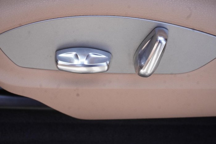 2024 Porsche Macan T