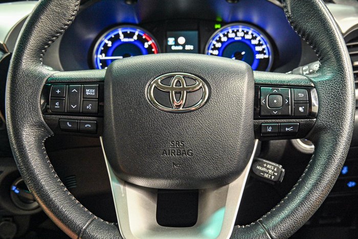 2020 Toyota Hilux SR5