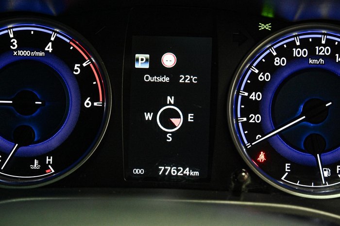 2020 Toyota Hilux SR5