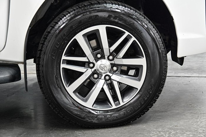 2020 Toyota Hilux SR5