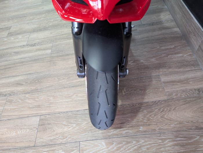 2024 DUCATI PANIGALE V2 RED