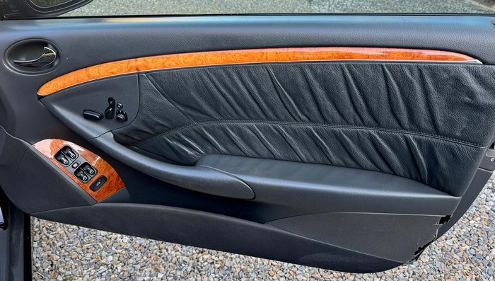 2004 Mercedes-Benz CLK-Class CLK320 Elegance A209 Obsidian Black