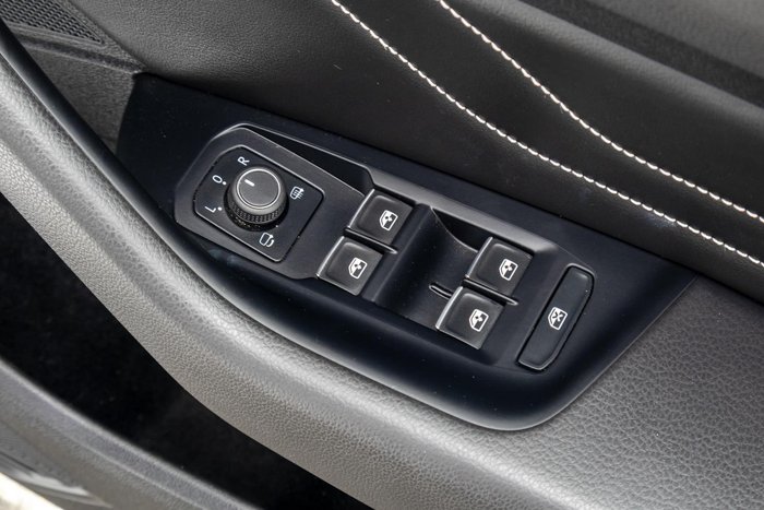 2022 Volkswagen Passat 206TSI R-Line