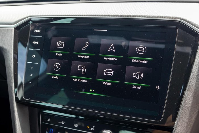 2022 Volkswagen Passat 206TSI R-Line