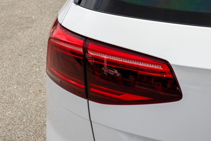 2022 Volkswagen Passat 206TSI R-Line