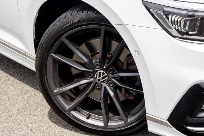 2022 Volkswagen Passat 206TSI R-Line