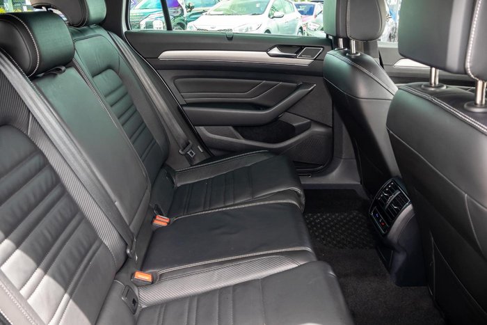 2022 Volkswagen Passat 206TSI R-Line