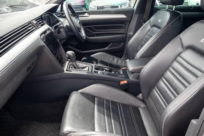 2022 Volkswagen Passat 206TSI R-Line