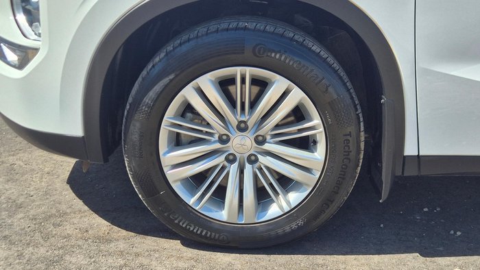 2023 Mitsubishi Outlander LS